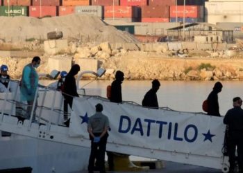 ভূমধ্যসাগরে অনিশ্চয়তায় থাকা ৬২৯ অভিবাসীকে গ্রহণ করলো স্পেন