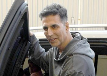 এবার সত্যিকারের রক্ষকের ভূমিকায় অক্ষয়