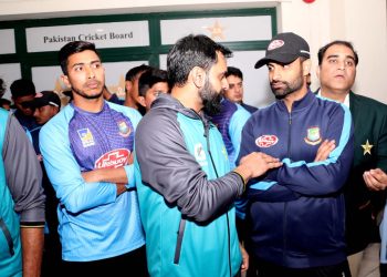 বৃষ্টিতে ভেসে গেল শেষ ম্যাচ