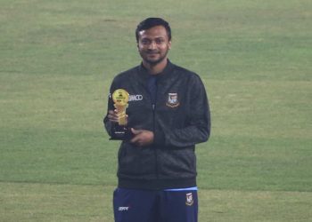 রাজার মতোই ফিরলেন সাকিব