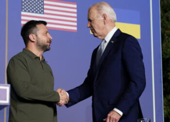 রাশিয়ার অভ্যন্তরে মার্কিন ক্ষেপণাস্ত্র দিয়ে ইউক্রেনকে হামলার অনুমতি দিলেন বাইডেন