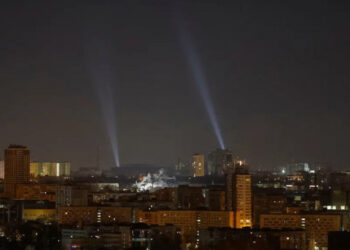 রুশ হামলার আশঙ্কায় কিয়েভে দূতাবাস বন্ধ করে দিয়েছে যুক্তরাষ্ট্র