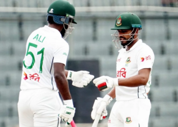 তৃতীয় দিন শেষে ১৮১ রানে পিছিয়ে বাংলাদেশ